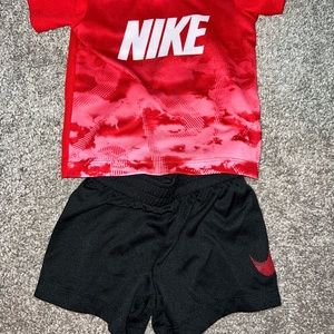 12M like new Nike short set